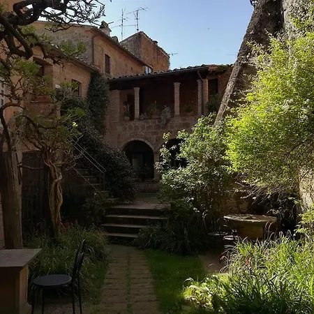 호텔 Castello Di Diffuso In Dimora D'epoca 3*